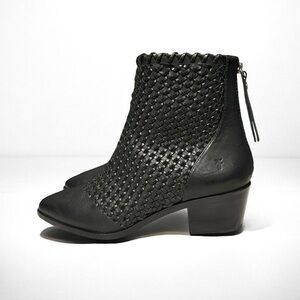 🌻 Frye Ellen Woven Black Leather Bootie | Women's Size Large